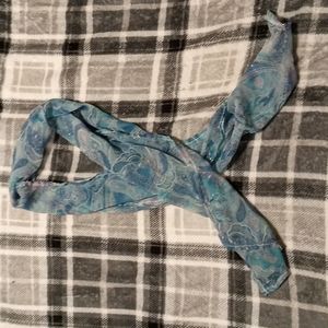 Scarf. Blue. Translucent. Short.